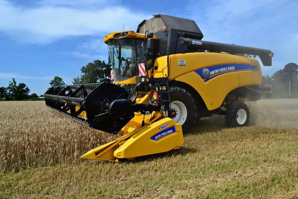 Комбайн New Holland CX8.80 — 1