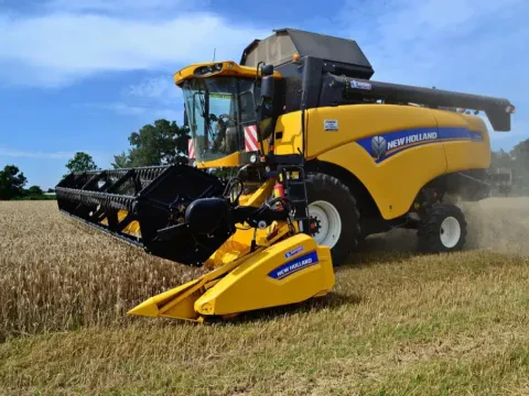 Комбайн New Holland CX8.80